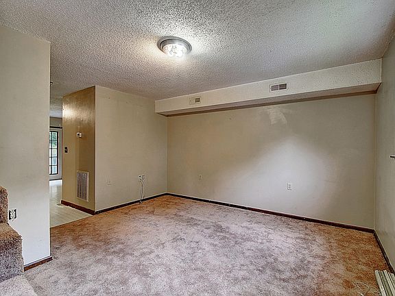 5th image of 201 Ron Royce Dr