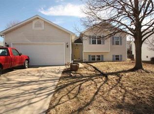 251 Valley Ridge Dr, Sun Prairie, WI 53590