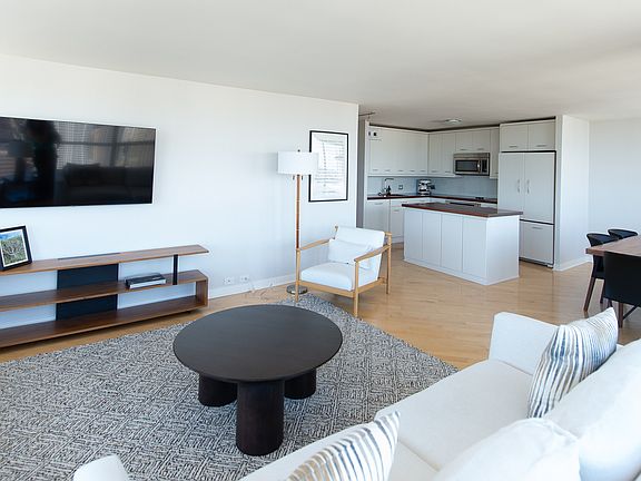 5th image of 405 N Wabash Ave Unit 4610