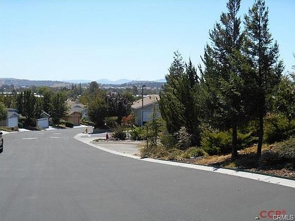 Additional view from the street.