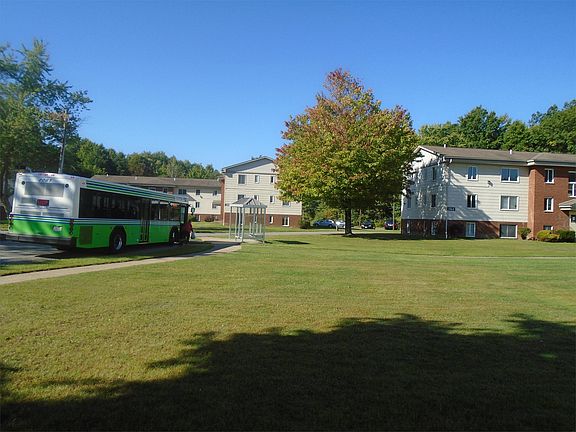 4th image of 1069 Eastway Dr APT 2