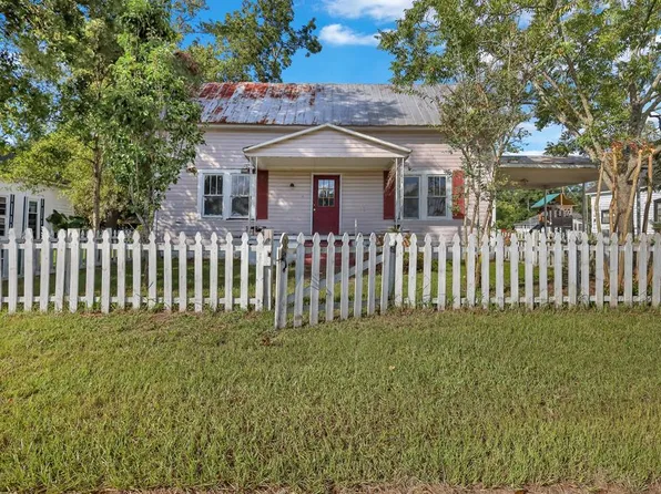 104 W Railroad St, Odum, GA 31555