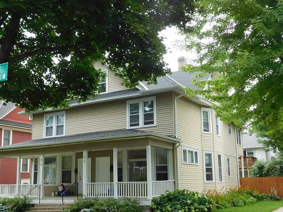 916 Laurel Ave