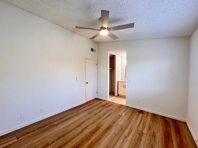 4617 Hamilton St #4 — Photo 14
