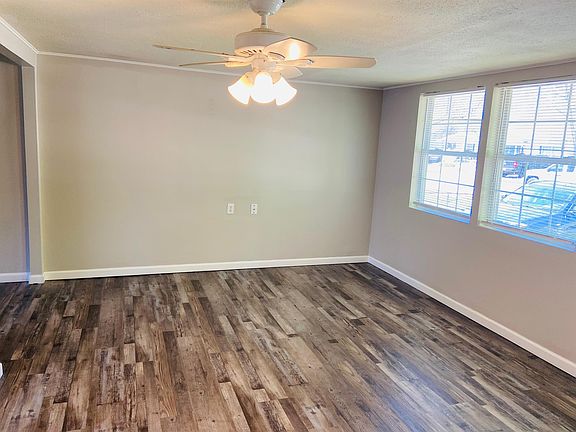 3rd image of 2320 Miracle Ave