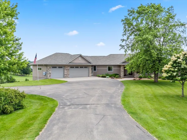 433 Sunset Dr, Hudson, WI 54016