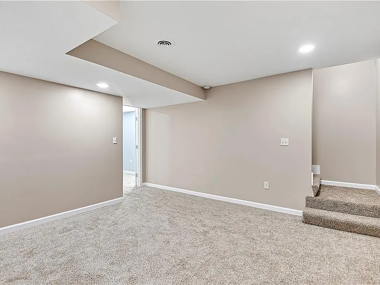 1403 S 5th St E — Photo 18