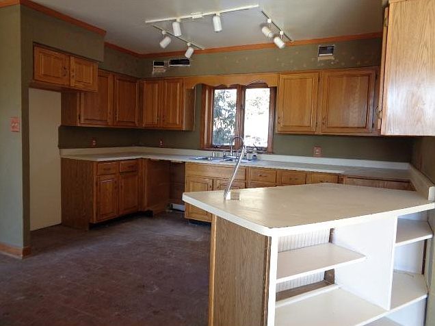 1st image of 211 Skyland Blvd