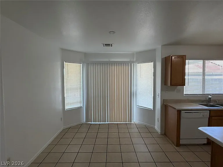 2561 Rosy Sunrise St — Photo 5