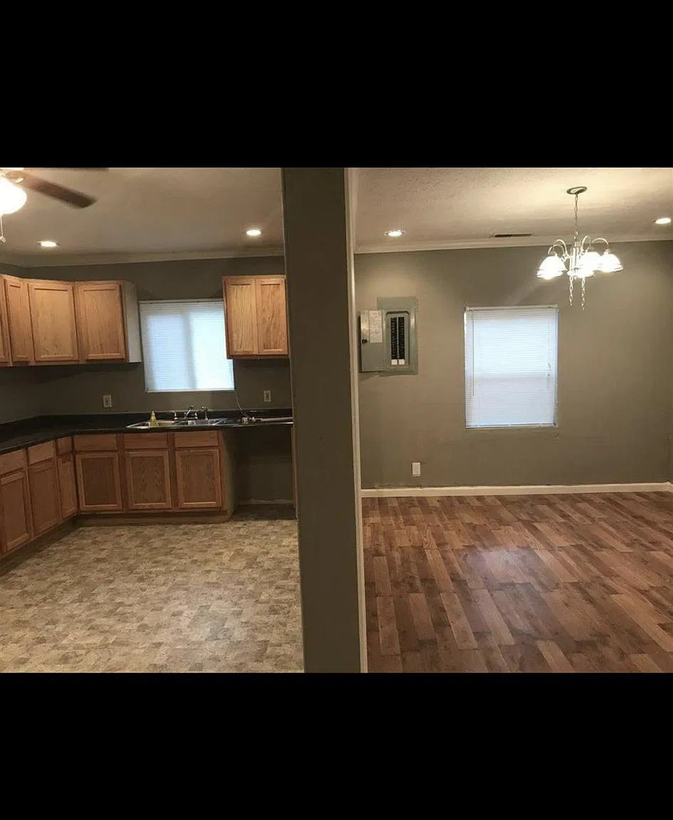 32 Russell Rd — Photo 2