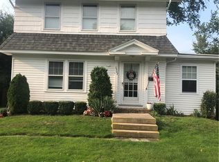 3303 E Scarborough Rd, Cleveland Heights, OH 44118