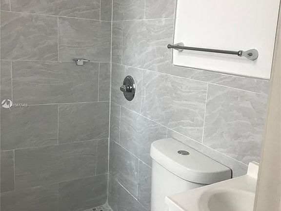 5th image of 3025 Indian Creek Dr APT 102