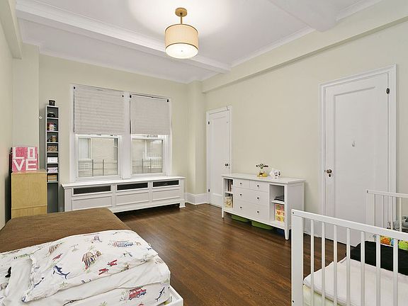 4th image of 15 W 81st St #11J