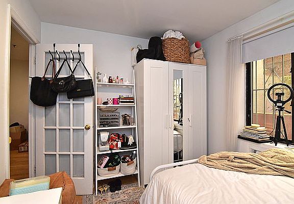 5th image of 87 Attorney St APT 1C