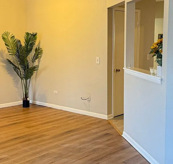 1119 E Algonquin Rd #2 — Photo 15