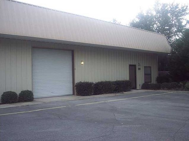 1st image of 1439 Live Oak St Ste E