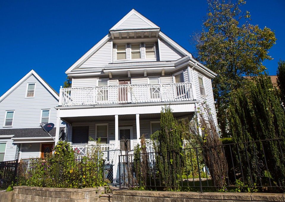 2nd image of 242 Talbot Ave