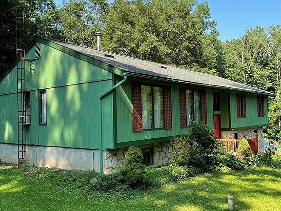 3rd image of 3455 Sylvan Dr