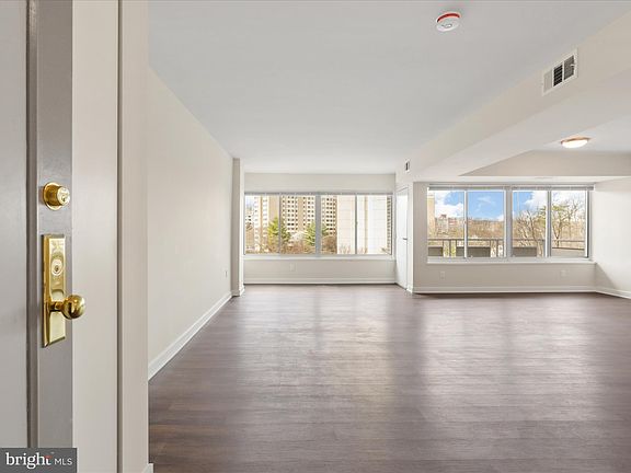 4th image of 5340 Holmes Run Pkwy Unit 414