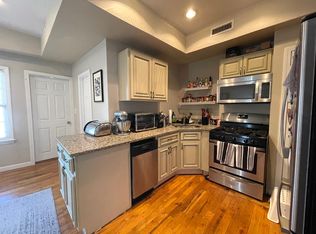 96 Chelsea St #2, Boston, MA 02128