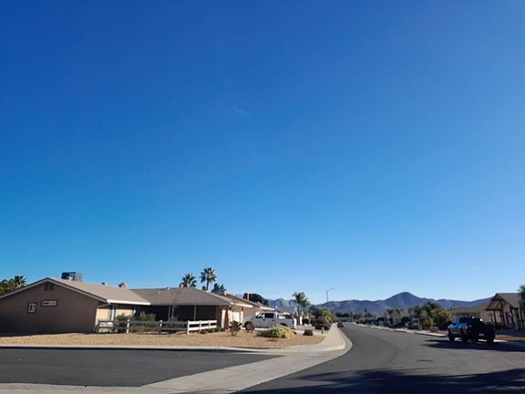 5th image of 26033 Lancaster Dr