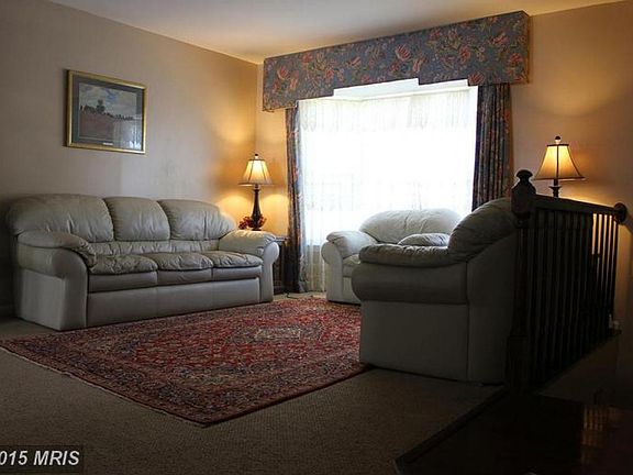 5th image of 4760 Gainsborough Dr