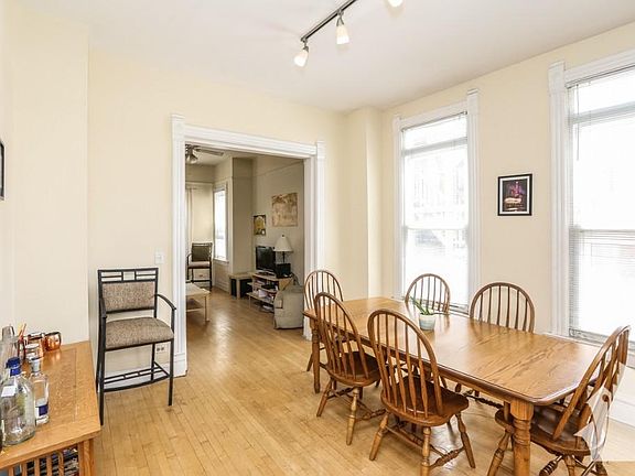 4th image of 3212 N Kenmore Ave #1JF