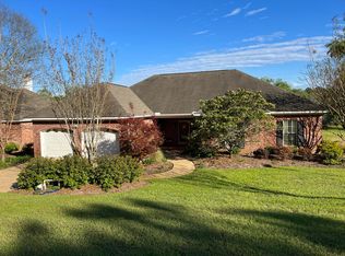 70 W Shore Dr, Hattiesburg, MS 39402