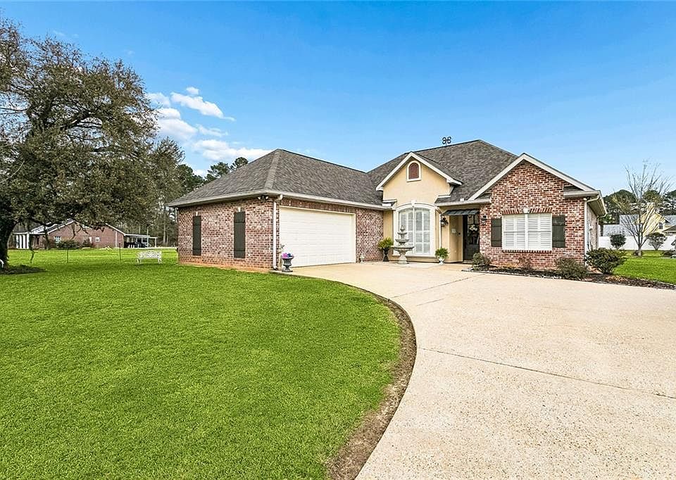 1st image of 604 Christopher Ln