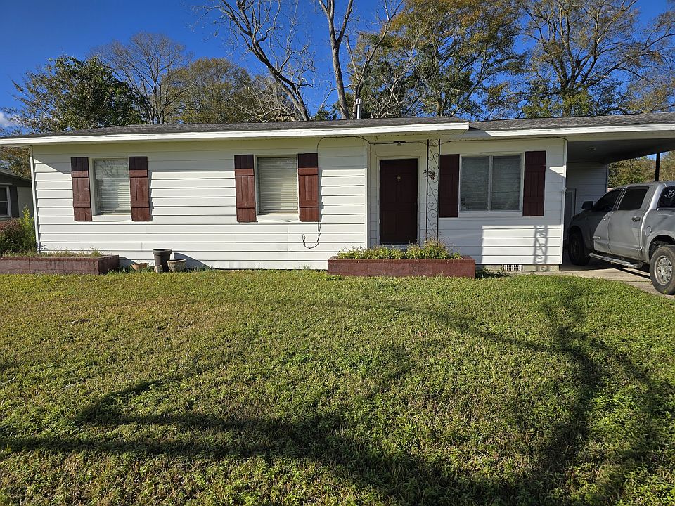 1st image of 24 Ivanhoe Ave