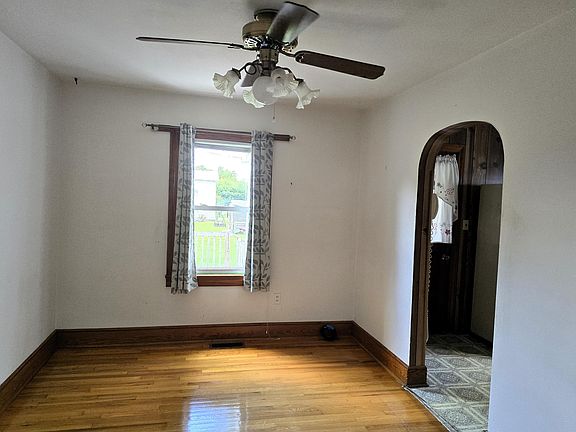 5th image of 1243 Walnut Ave