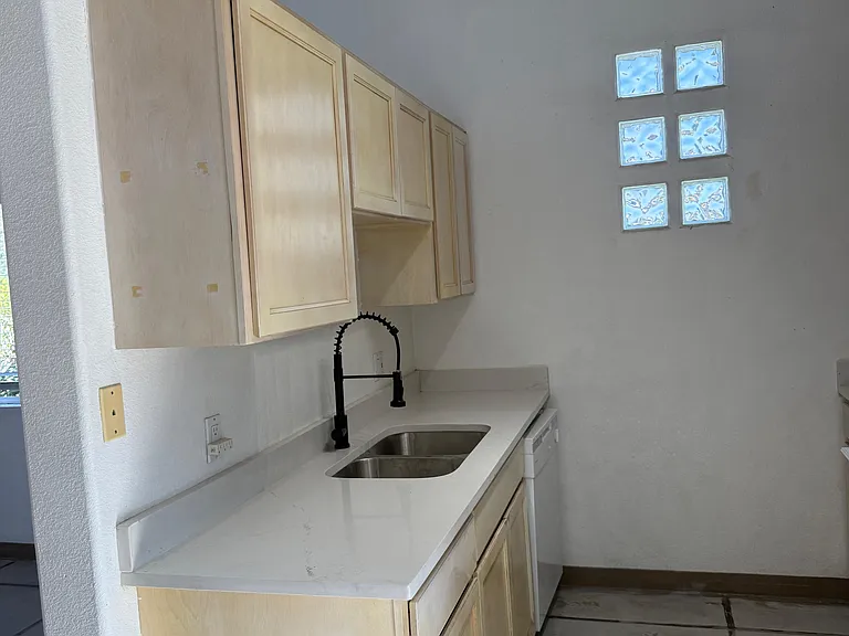 930 E Adelaide Dr #1 — Photo 10