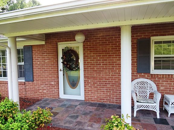 4th image of 795 Dogwood Dr
