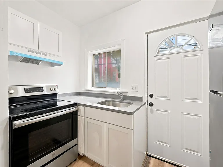 5135 Folsom St — Photo 9