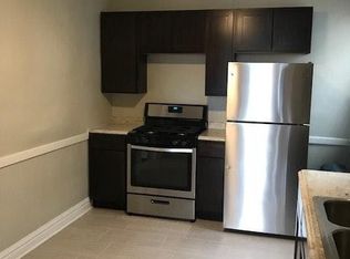 1020 119th St APT 1, Whiting, IN 46394