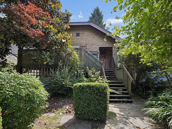 2nd image of 5998 Larch St