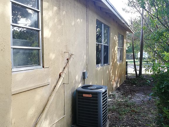 5th image of 3623 Charles Ave