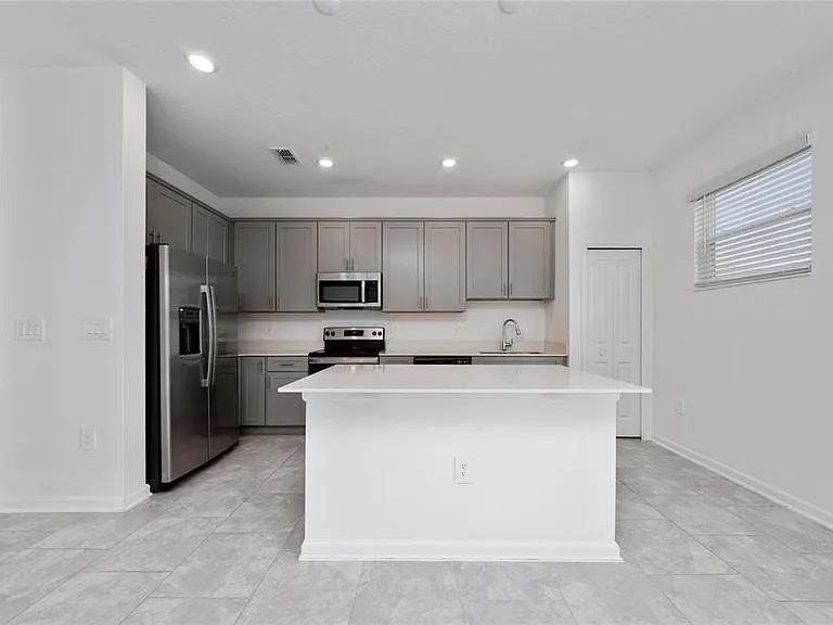 7720 Stone Creek Trl — Photo 4