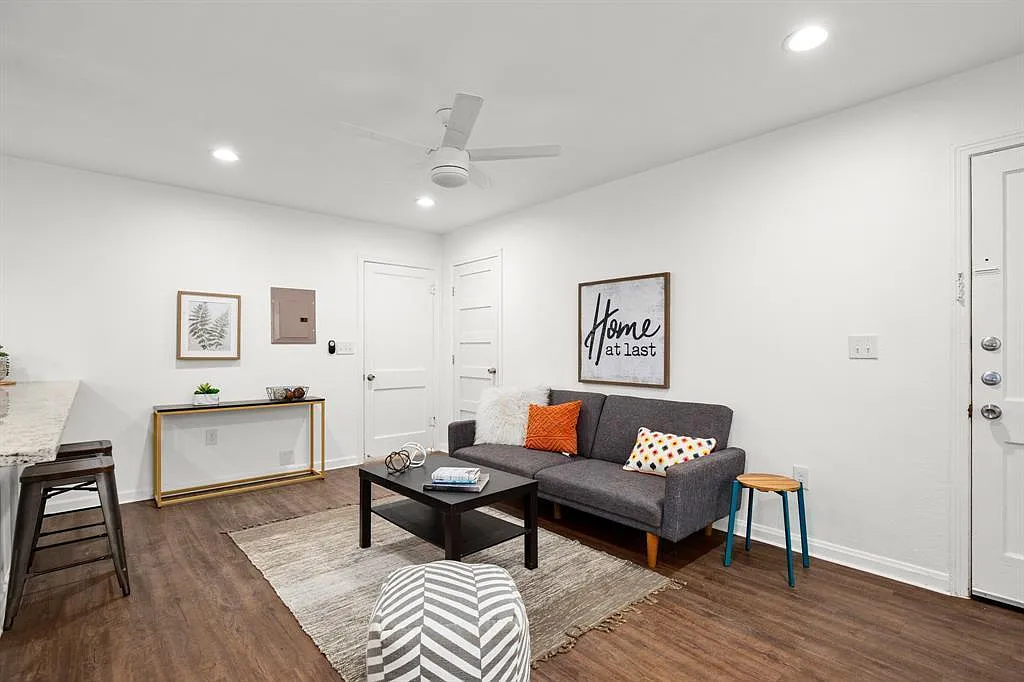 1 bed, 1.0 bath, 650 sqft, $1,400 — Photo 2