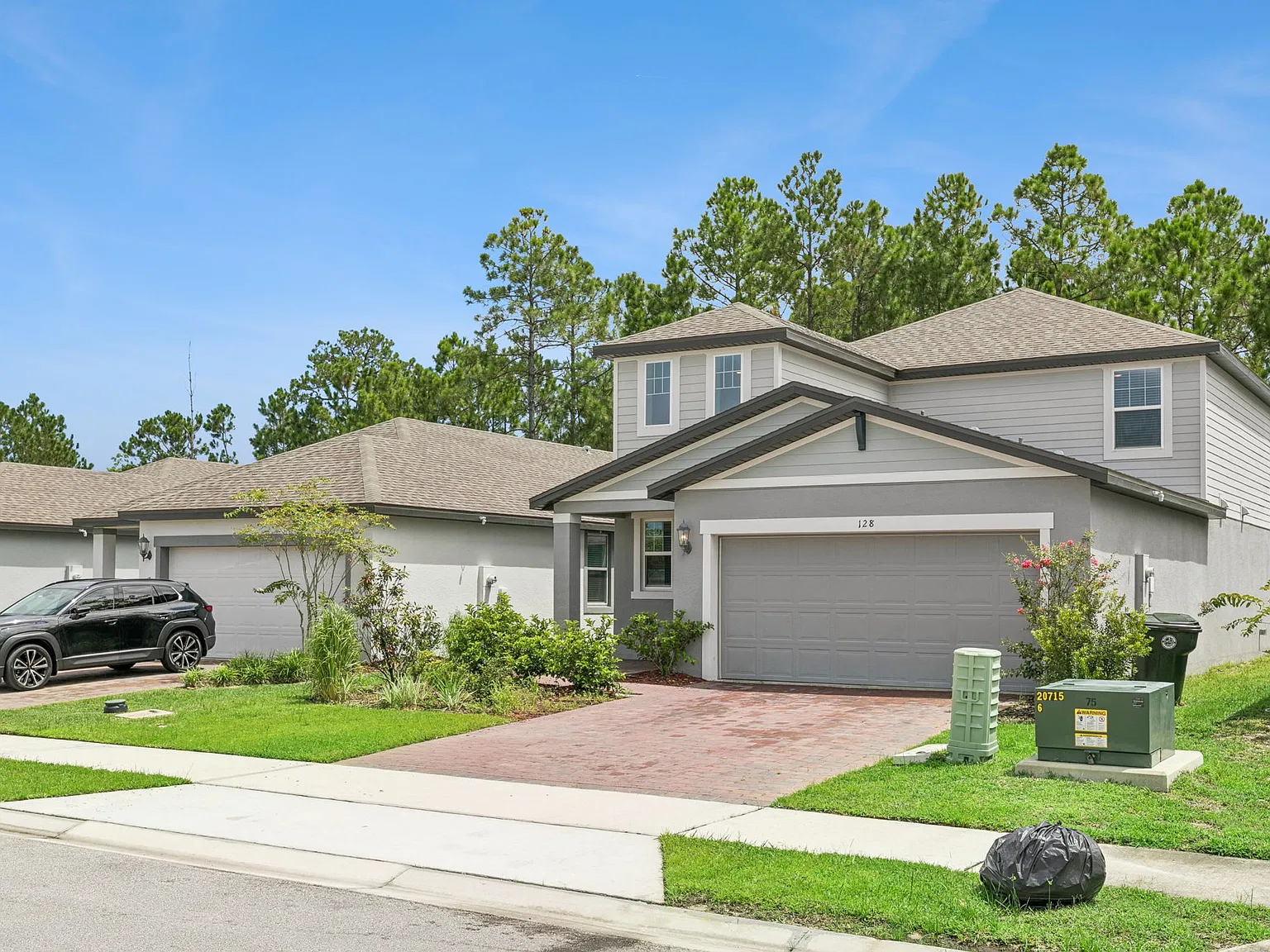 4 bed, 2.5 bath, 2168 sqft, $2,600 — Photo 3