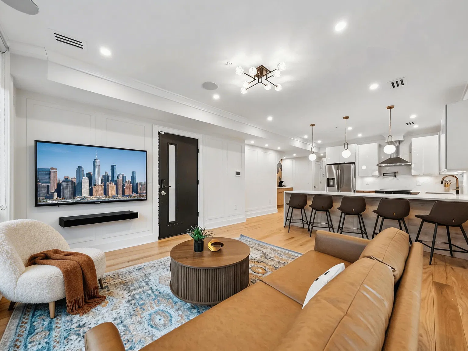 3 bed, 1277 sqft, $4,550 — Photo 3