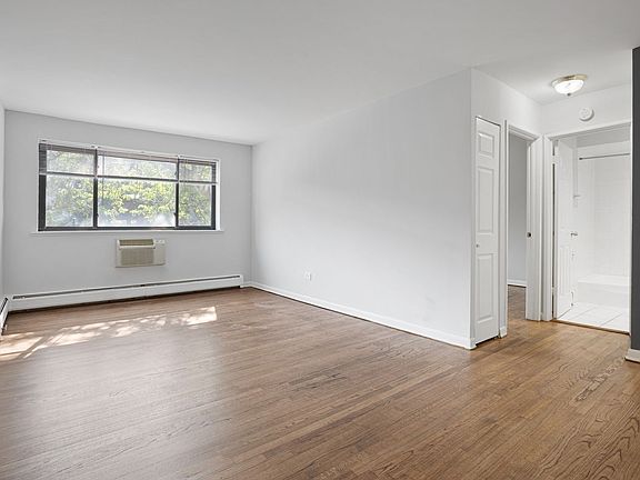 2nd image of 6758 N Sheridan Rd APT 331