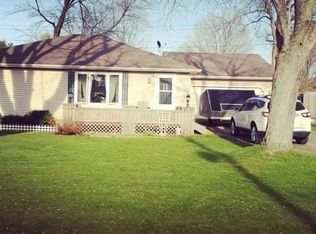 16509 Jennings Rd, Fenton, MI 48430