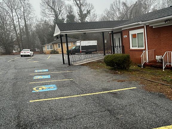 4th image of 1900 Panola Rd