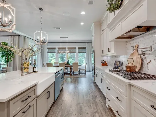 1915 Freemanville Crossing Ct, Milton, GA 30004