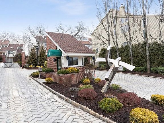 2nd image of 21 Waterside Close