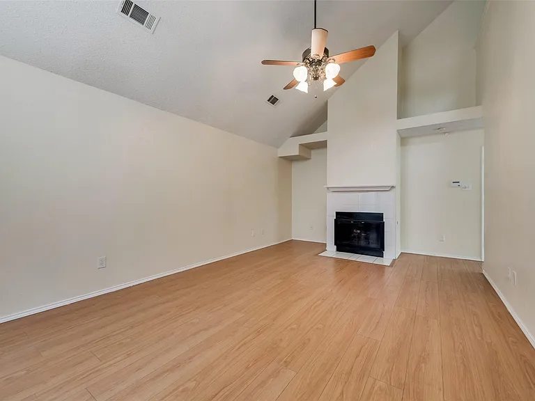 1508 Mountain Side Dr — Photo 2