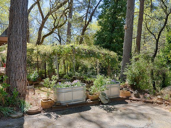 2nd image of 1250 Combie Rd