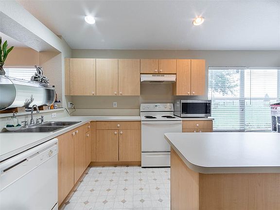 5th image of 11824 Whisper Creek Dr