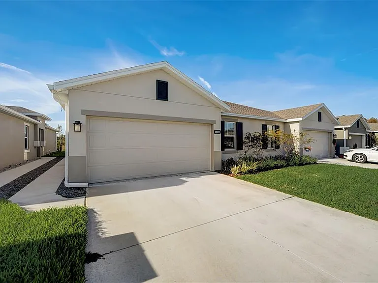 18027 Turning Leaf Cir — Photo 3
